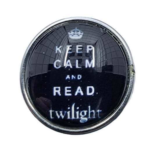 Saying "Keep Calm and Read Twilight" Snap