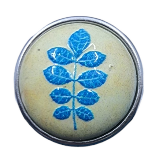 Blue and Cream Leaf Snap